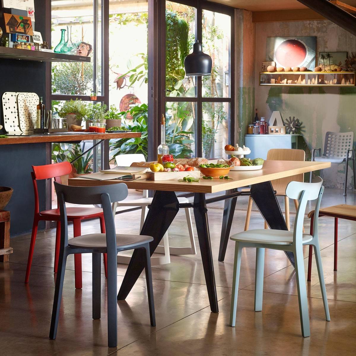 EM TABLE