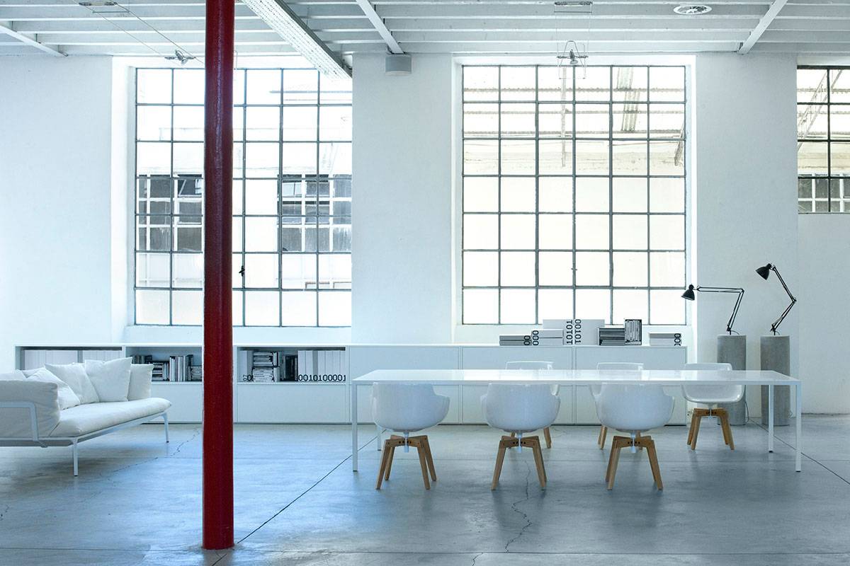 FLOW ARMCHAIR