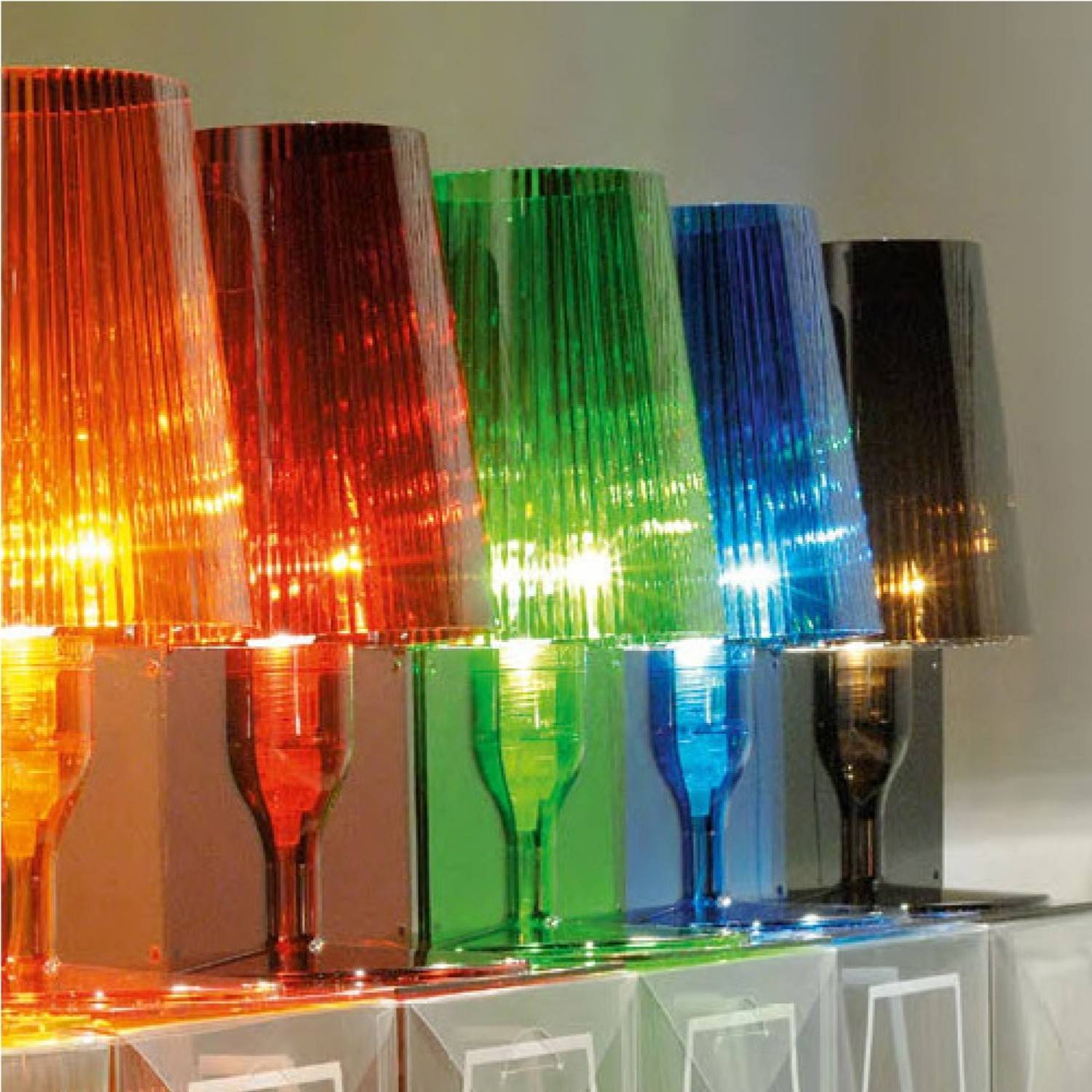 Lampe TAKE Kartell à Lyon - Design contemporain et élégance