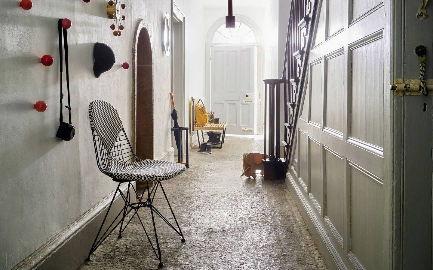WIRE CHAIR